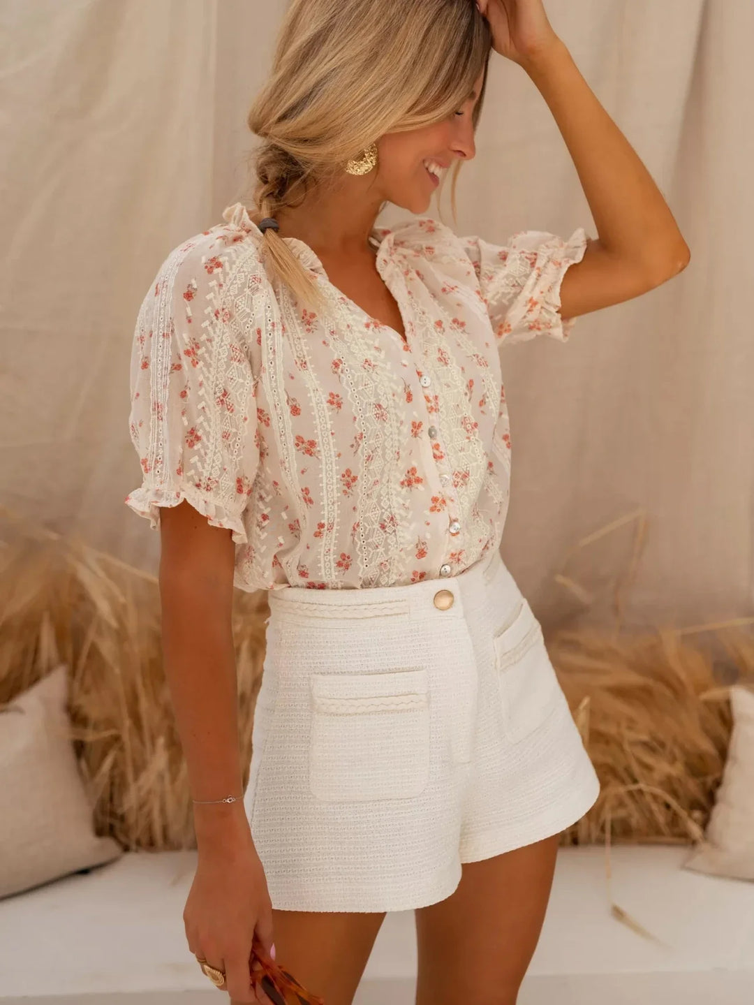 ELINA | LICHTE ZOMERBLOUSE MET ROMANTISCHE CHARME